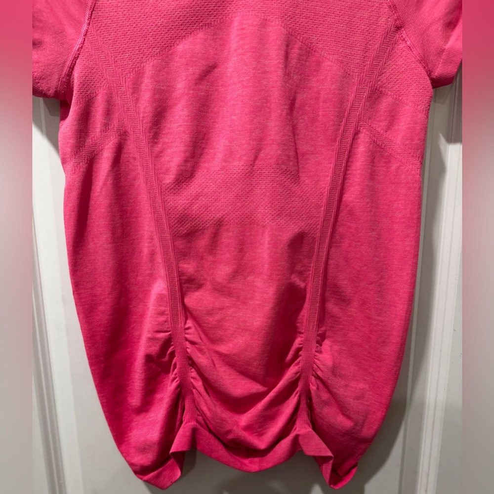 Athleta Seamless Ruched Performance Tee Short Sleeve Pink Size S - Picture 4 of 9